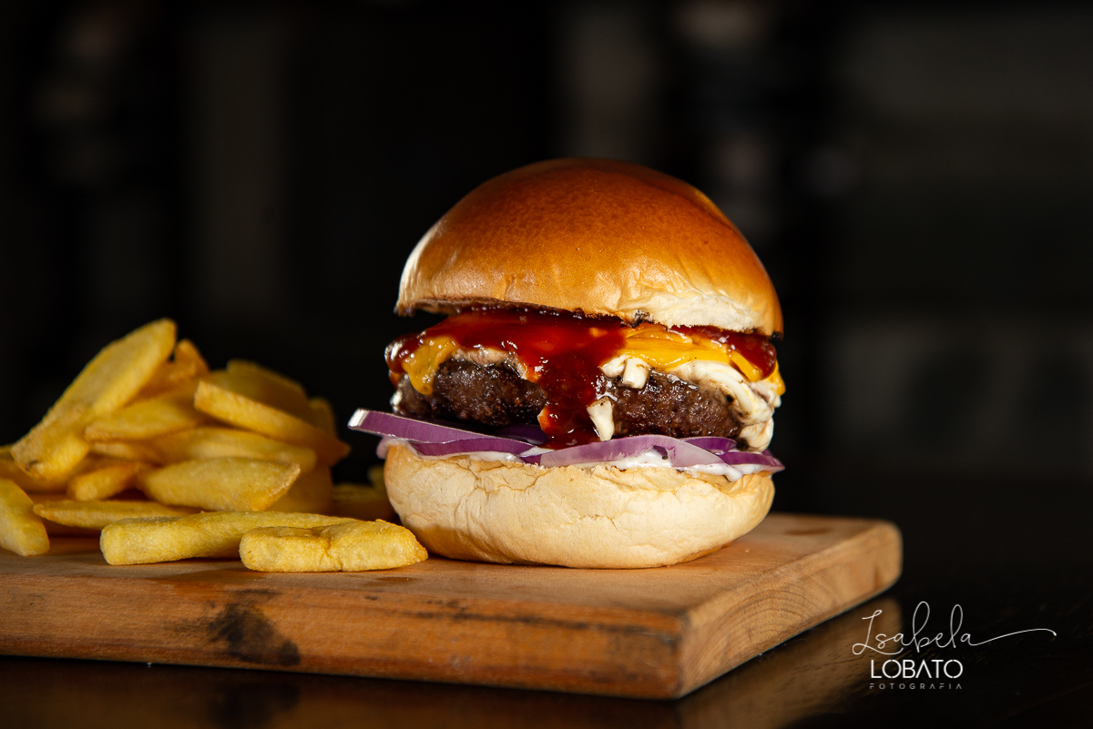 hamburguer-artesanal-burger-suculento-burger-artesanal-hamburger-fotos-de-hamburguer-fotografa-de-hamburguer-fotografa-de-alimentos-melhor-fotografa-de-gastronomia-de-minas-gerais-fotografia-de-comida-isabela-lobato-fotografia-gourmet-food-photography