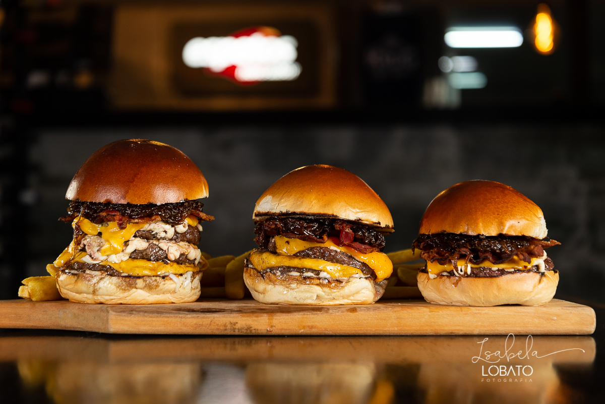 hamburguer-artesanal-burger-suculento-burger-artesanal-hamburger-fotos-de-hamburguer-fotografa-de-hamburguer-fotografa-de-alimentos-melhor-fotografa-de-gastronomia-de-minas-gerais-fotografia-de-comida-isabela-lobato-fotografia-gourmet-food-photography