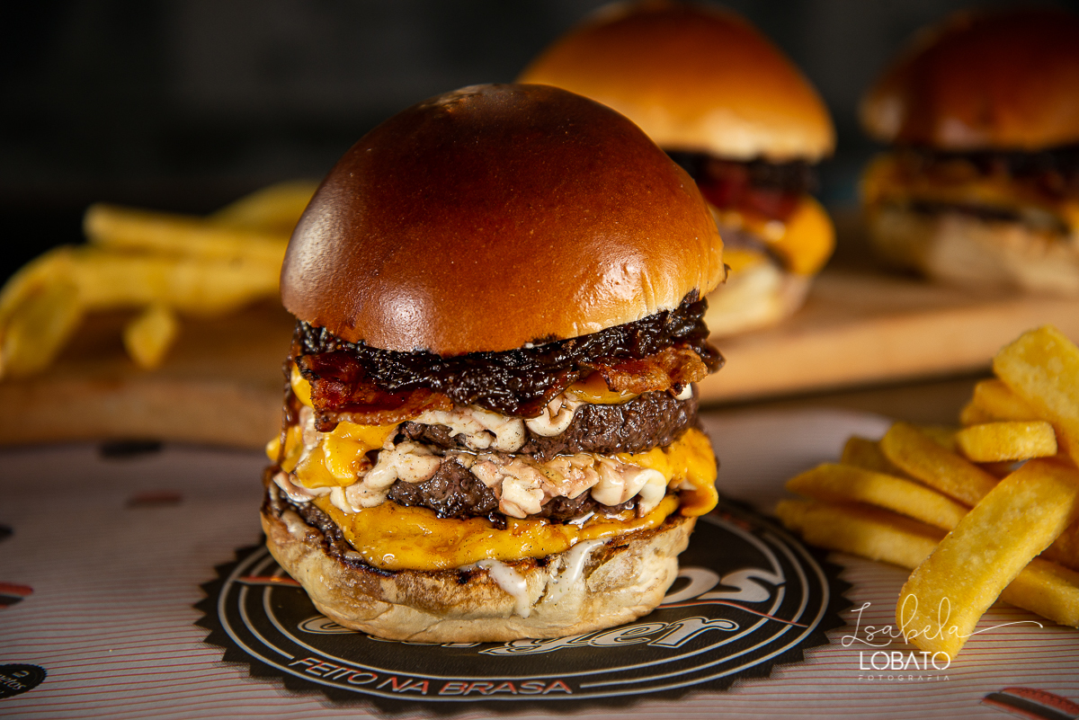 hamburguer-artesanal-burger-suculento-burger-artesanal-hamburger-fotos-de-hamburguer-fotografa-de-hamburguer-fotografa-de-alimentos-melhor-fotografa-de-gastronomia-de-minas-gerais-fotografia-de-comida-isabela-lobato-fotografia-gourmet-food-photography