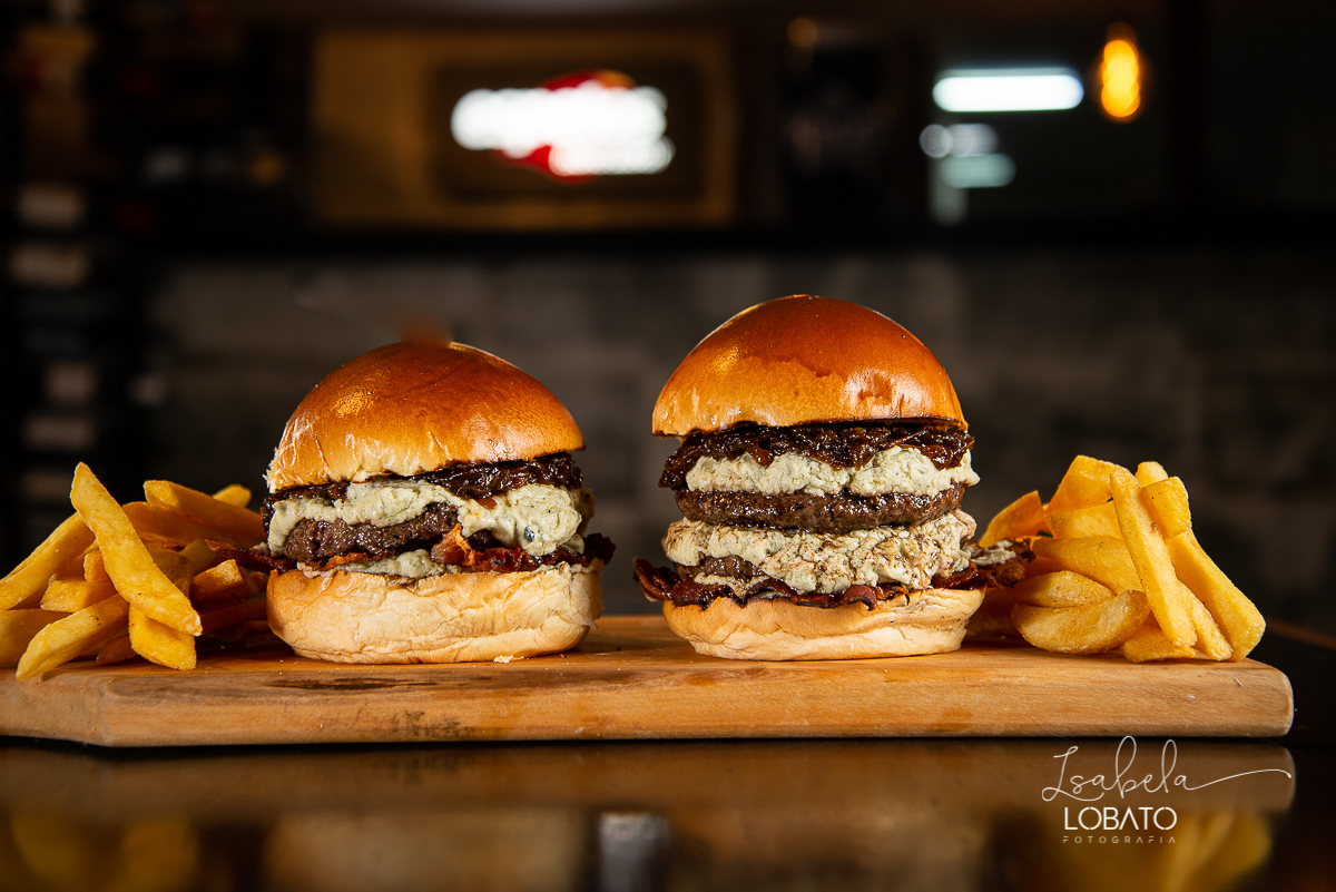 hamburguer-artesanal-burger-suculento-burger-artesanal-hamburger-fotos-de-hamburguer-fotografa-de-hamburguer-fotografa-de-alimentos-melhor-fotografa-de-gastronomia-de-minas-gerais-fotografia-de-comida-isabela-lobato-fotografia-gourmet-food-photography