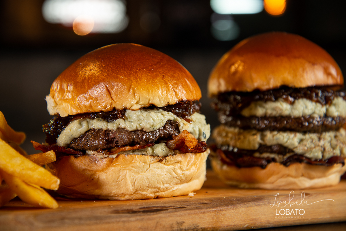 hamburguer-artesanal-burger-suculento-burger-artesanal-hamburger-fotos-de-hamburguer-fotografa-de-hamburguer-fotografa-de-alimentos-melhor-fotografa-de-gastronomia-de-minas-gerais-fotografia-de-comida-isabela-lobato-fotografia-gourmet-food-photography