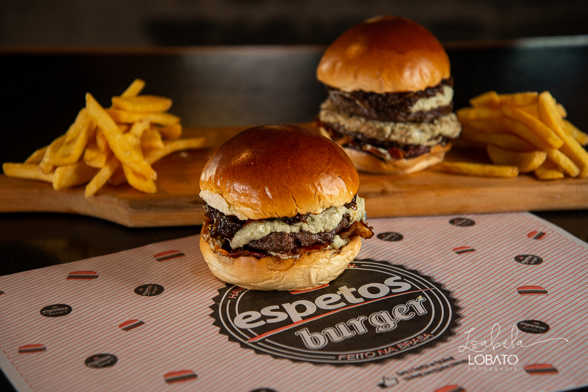 hamburguer-artesanal-burger-suculento-burger-artesanal-hamburger-fotos-de-hamburguer-fotografa-de-hamburguer-fotografa-de-alimentos-melhor-fotografa-de-gastronomia-de-minas-gerais-fotografia-de-comida-isabela-lobato-fotografia-gourmet-food-photography