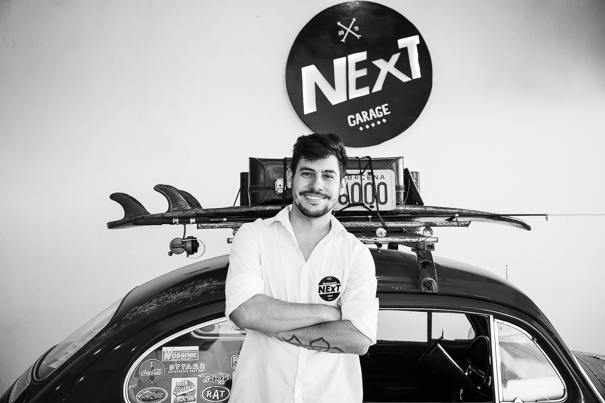 next-garage-venda-de-veiculos-usados-e-seminovos-em-barbacena-loja-de-carros-em-barbacena-empreendedor-publicidade-redes-sociais-mkt-digital-foto-publicidade-midias-sociais-fotografa-de-publicidade-em-barbacena-isabela-lobato-fotografia-fusca-azul-carros