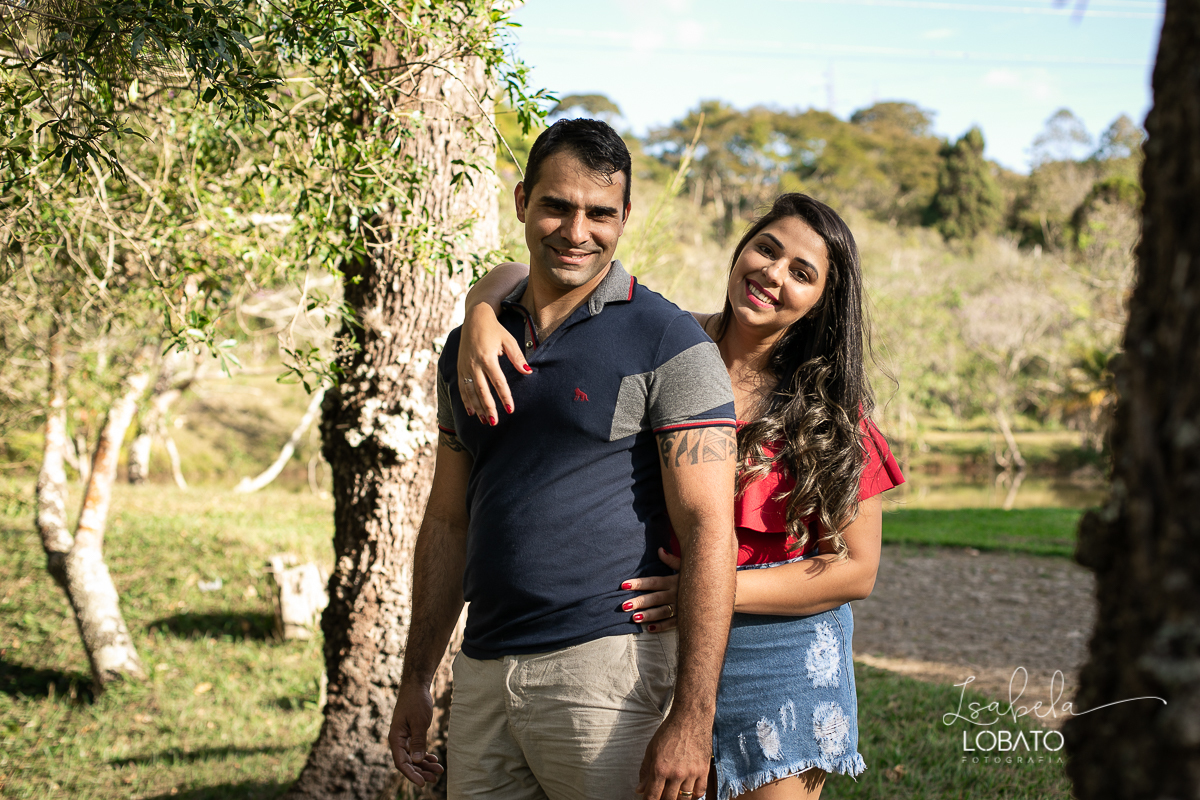 ensaio-familia-fotografia-de-familia-family-photo-ensaio-externo-em-barbacena-hotel-melhores-hoteis-de-barbacena-park-hotel-mantiqueira-fotografa-de-gestante-em-barbacena-isabela-lobato-fotografia-foto-natureza-parquinho-brincadeira-de-crianca-fotografa