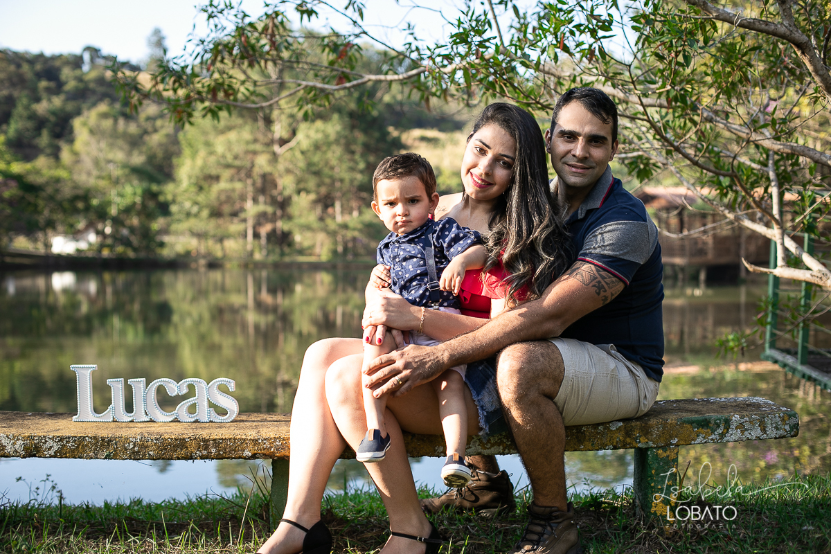 ensaio-familia-fotografia-de-familia-family-photo-ensaio-externo-em-barbacena-hotel-melhores-hoteis-de-barbacena-park-hotel-mantiqueira-fotografa-de-gestante-em-barbacena-isabela-lobato-fotografia-foto-natureza-parquinho-brincadeira-de-crianca-fotografa
