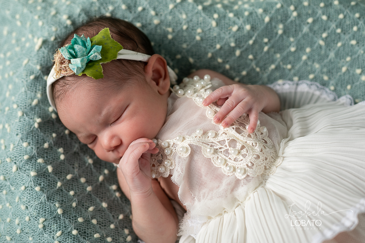 ensaio-newborn-ensaio-recem-nascido-photography-baby-fotografa-de-recem-nascido-melhor-fotografa-de-barbacena-isabela-lobato-fotografia-bebe-lindo-roupa-de-bebe-props-do-ben-loefotick-estudio-fotografico-em-barbacena-fotografa-de-crianca-isabela-lobato
