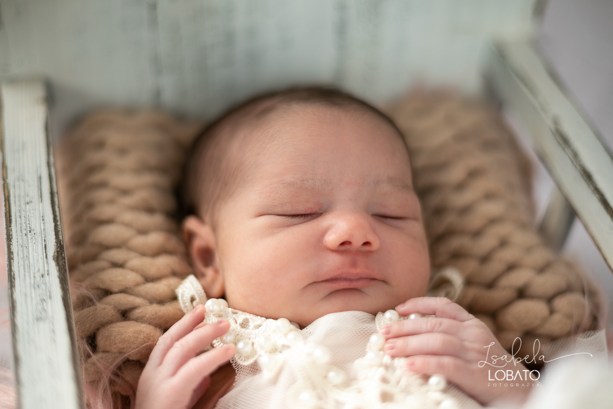 ensaio-newborn-ensaio-recem-nascido-photography-baby-fotografa-de-recem-nascido-melhor-fotografa-de-barbacena-isabela-lobato-fotografia-bebe-lindo-roupa-de-bebe-props-do-ben-loefotick-estudio-fotografico-em-barbacena-fotografa-de-crianca-isabela-lobato