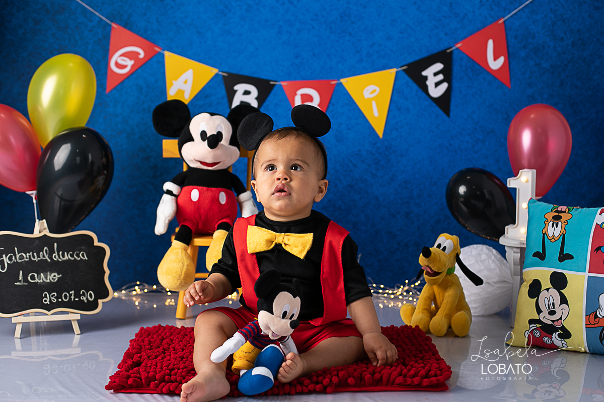 mickey-mouse-festa-de-aniversario-mickey-mouse-fantasia-mickey-mouse-ensaio-fotografico-mickey-mouse-estudio-fotografico-infantil-barbacena-fotografa-de-crianca-isabela-lobato-fotografia-melhor-fotografa-de-barbacena-dia-das-criancas-2020-luz-de-estudio