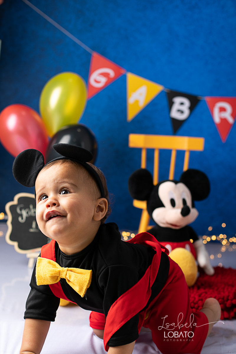 mickey-mouse-festa-de-aniversario-mickey-mouse-fantasia-mickey-mouse-ensaio-fotografico-mickey-mouse-estudio-fotografico-infantil-barbacena-fotografa-de-crianca-isabela-lobato-fotografia-melhor-fotografa-de-barbacena-dia-das-criancas-2020-luz-de-estudio