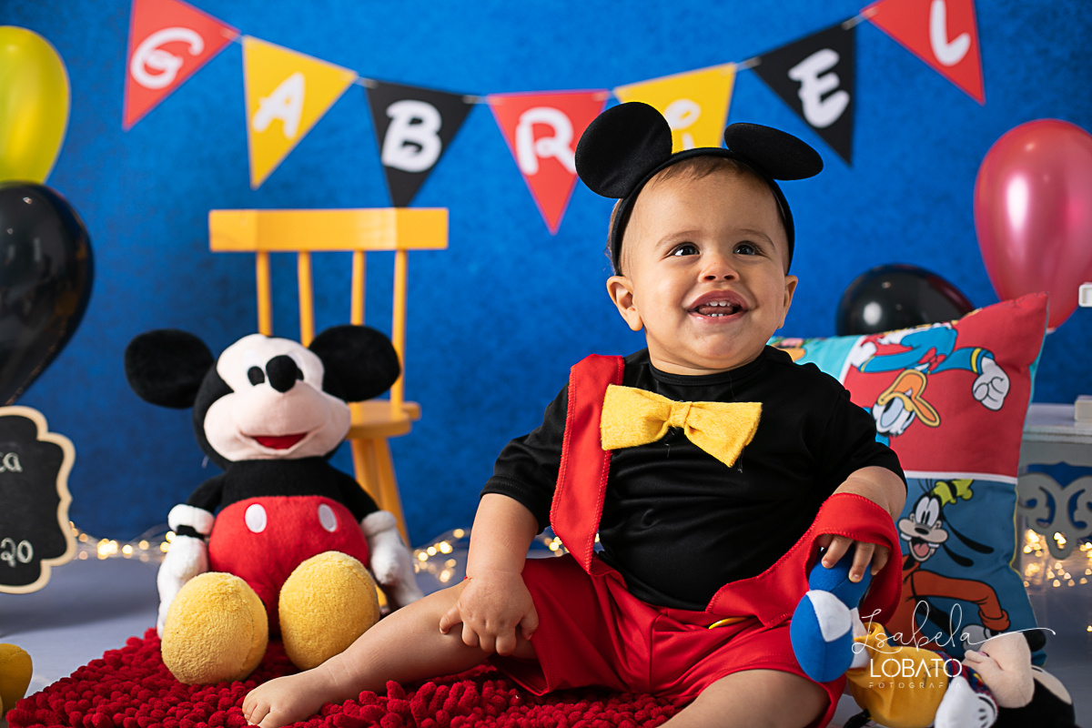 mickey-mouse-festa-de-aniversario-mickey-mouse-fantasia-mickey-mouse-ensaio-fotografico-mickey-mouse-estudio-fotografico-infantil-barbacena-fotografa-de-crianca-isabela-lobato-fotografia-melhor-fotografa-de-barbacena-dia-das-criancas-2020-luz-de-estudio