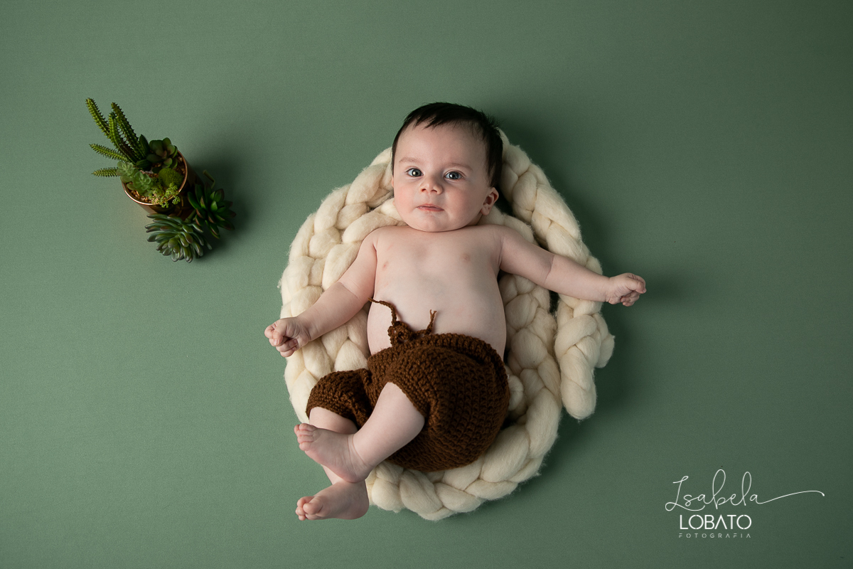 fases-do-bebe-acompanhamento-fotografico-mensal-fotografia-de-bebe-ensaio-de-bebe-6-meses-estudio-fotografico-especializado-em-bebes-isabela-lobato-fotografia-barbacena-melhor-fotografa-de-crianca-newborn-ensaio-recem-nascido-ensaio-bebe-de-quatro-meses