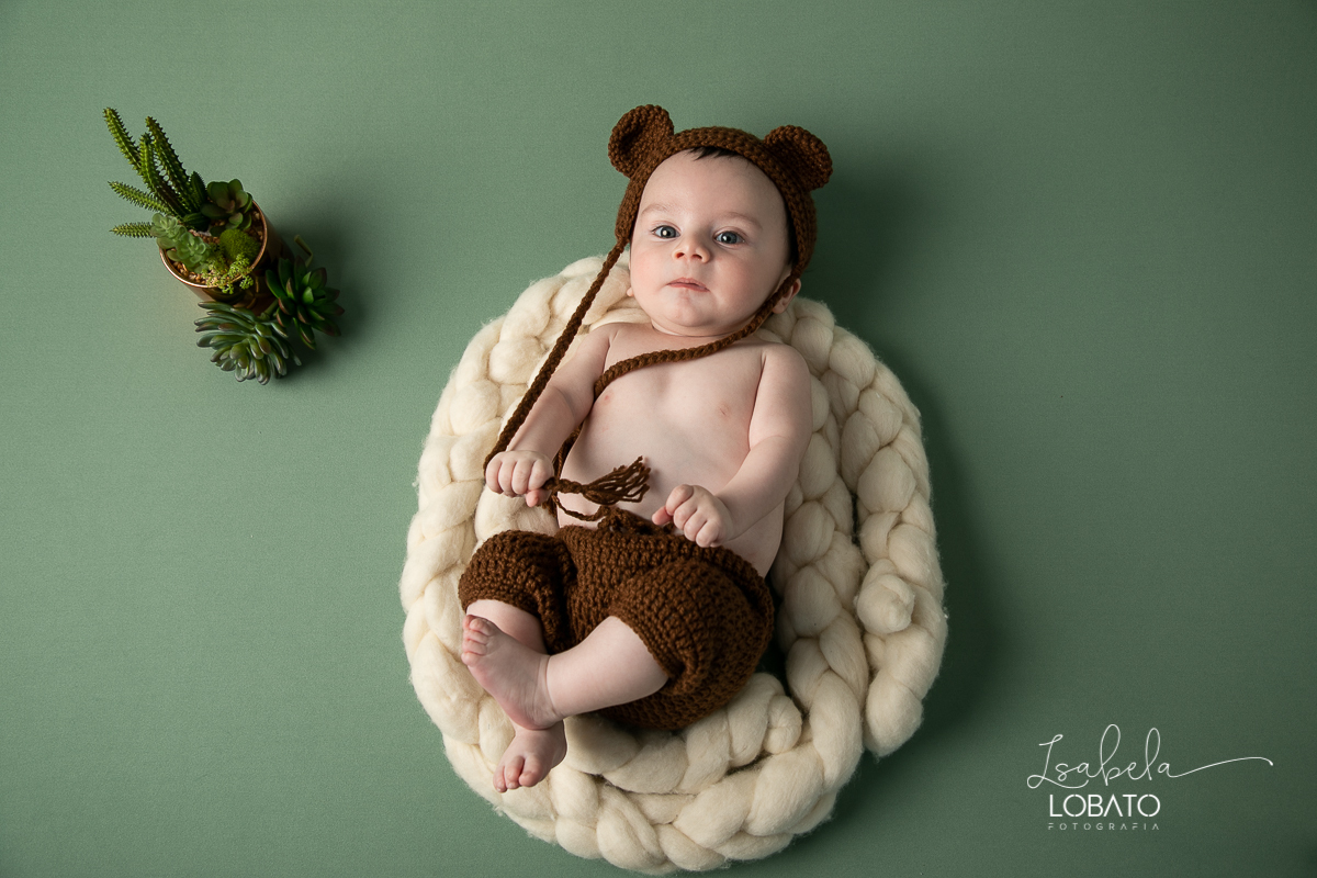 fases-do-bebe-acompanhamento-fotografico-mensal-fotografia-de-bebe-ensaio-de-bebe-6-meses-estudio-fotografico-especializado-em-bebes-isabela-lobato-fotografia-barbacena-melhor-fotografa-de-crianca-newborn-ensaio-recem-nascido-ensaio-bebe-de-quatro-meses