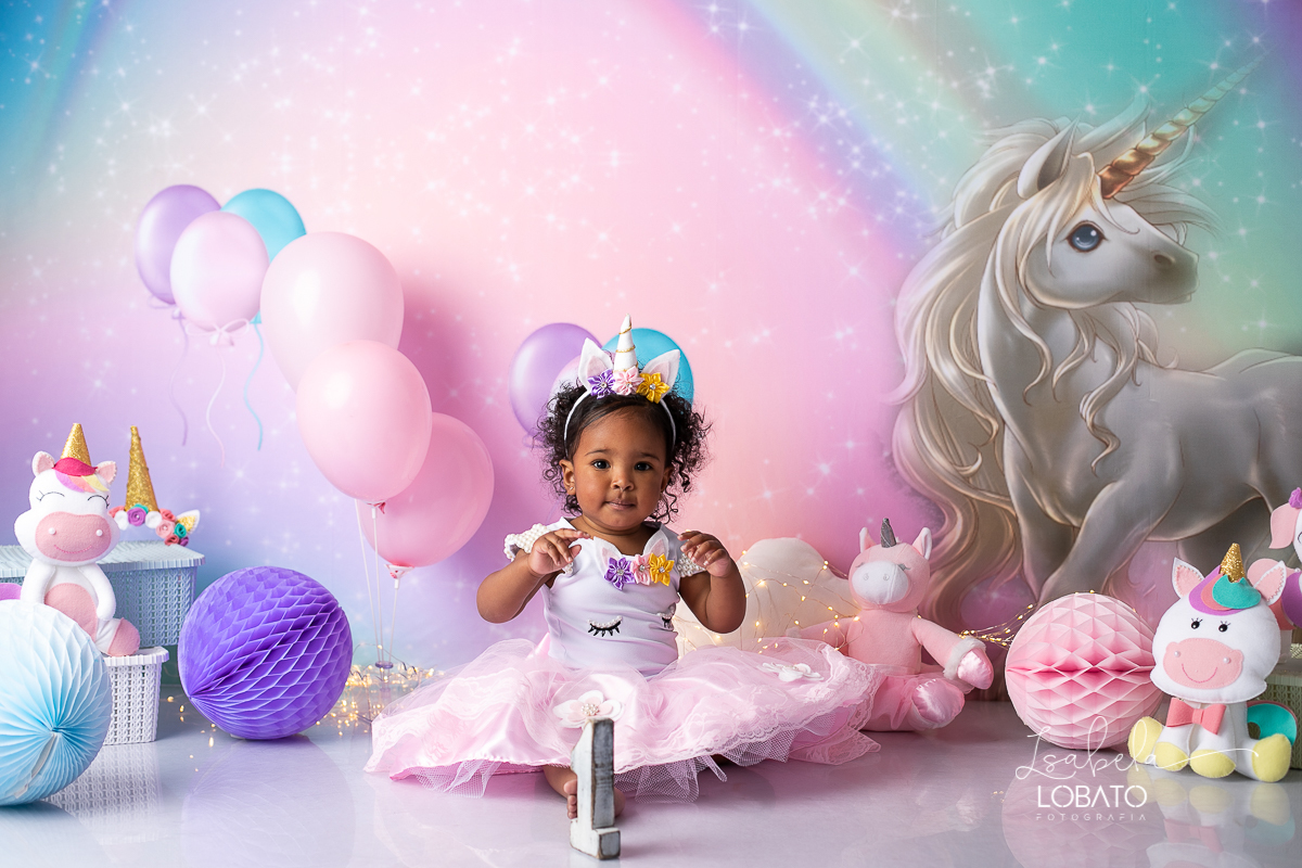 smash-the-cake-a-hora-do-bolo-esmagando-o-bolo-moana-faz-1-aniversario-unicornio-fantasia-unicornio-ensaio-fotografico-unicornio-fotografo-destaque-em-minas-gerais-melhor-fotografa-infantil-estudio-fotografico-barbacena-isabela-lobato-fotografia