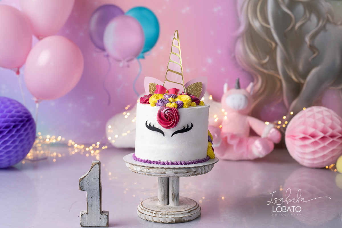 smash-the-cake-a-hora-do-bolo-esmagando-o-bolo-moana-faz-1-aniversario-unicornio-fantasia-unicornio-ensaio-fotografico-unicornio-fotografo-destaque-em-minas-gerais-melhor-fotografa-infantil-estudio-fotografico-barbacena-isabela-lobato-fotografia