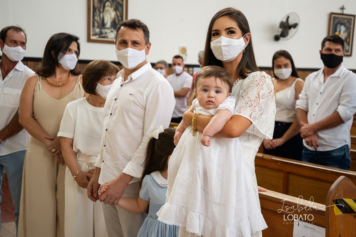 fotografia-de-batizado-em-carandai-mg-fotografo-em-carandai-festas-de-batizado-decoracao-amais-festa-carandai-fotografia-de-crianca-carndai-estudio-fotografico-carandai-isabela-lobato-fotografia-sacramento-do-batismo-decoracao-batizado-veronica