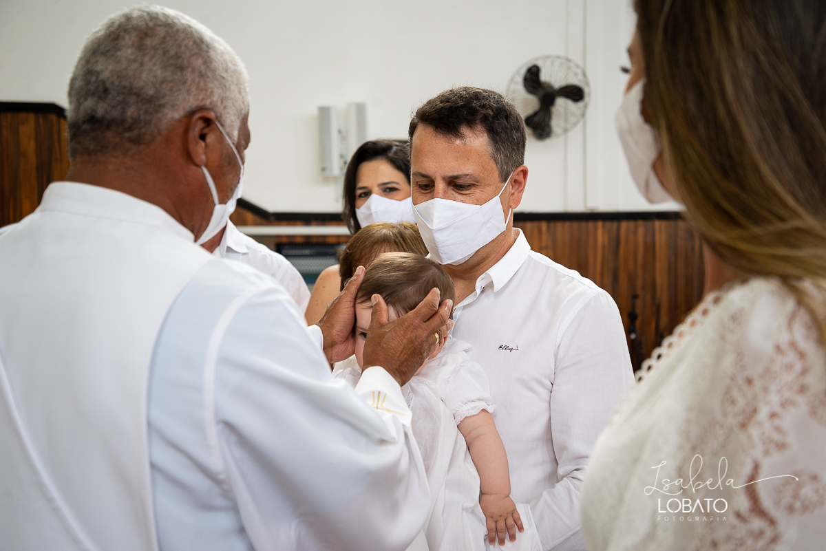 fotografia-de-batizado-em-carandai-mg-fotografo-em-carandai-festas-de-batizado-decoracao-amais-festa-carandai-fotografia-de-crianca-carndai-estudio-fotografico-carandai-isabela-lobato-fotografia-sacramento-do-batismo-decoracao-batizado-veronica