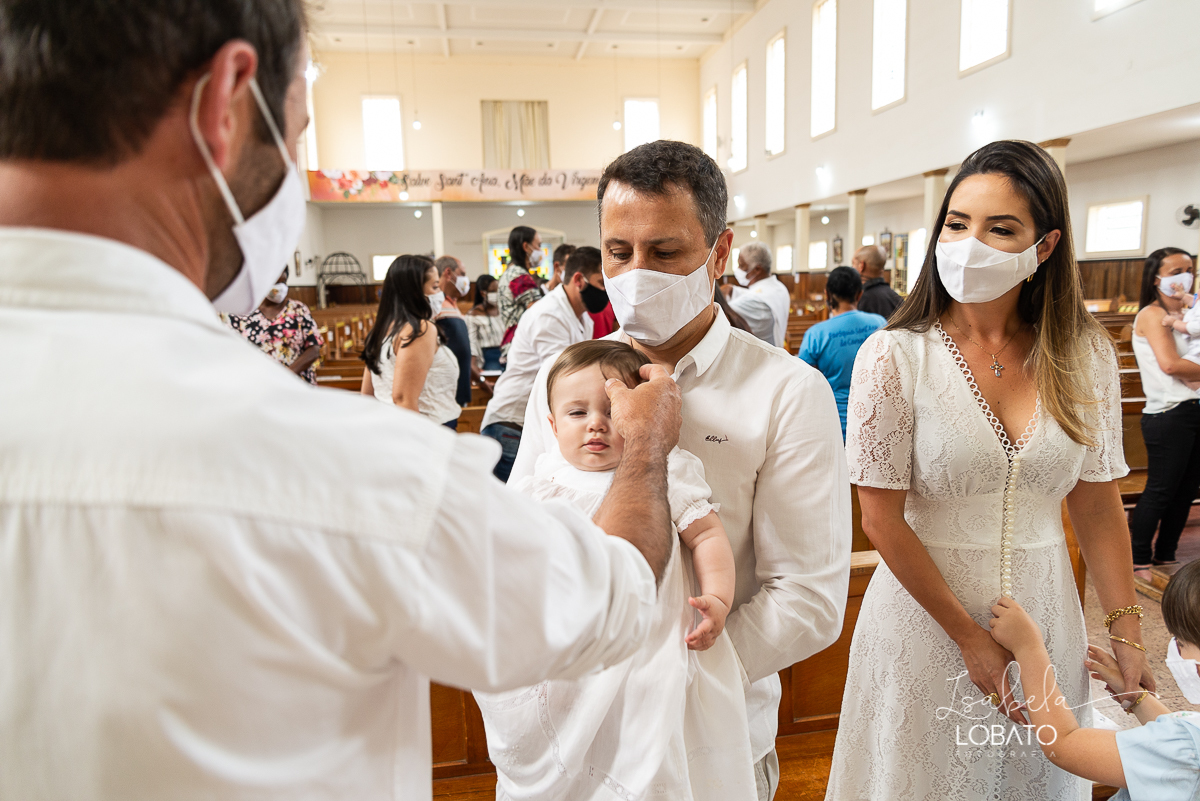fotografia-de-batizado-em-carandai-mg-fotografo-em-carandai-festas-de-batizado-decoracao-amais-festa-carandai-fotografia-de-crianca-carndai-estudio-fotografico-carandai-isabela-lobato-fotografia-sacramento-do-batismo-decoracao-batizado-veronica
