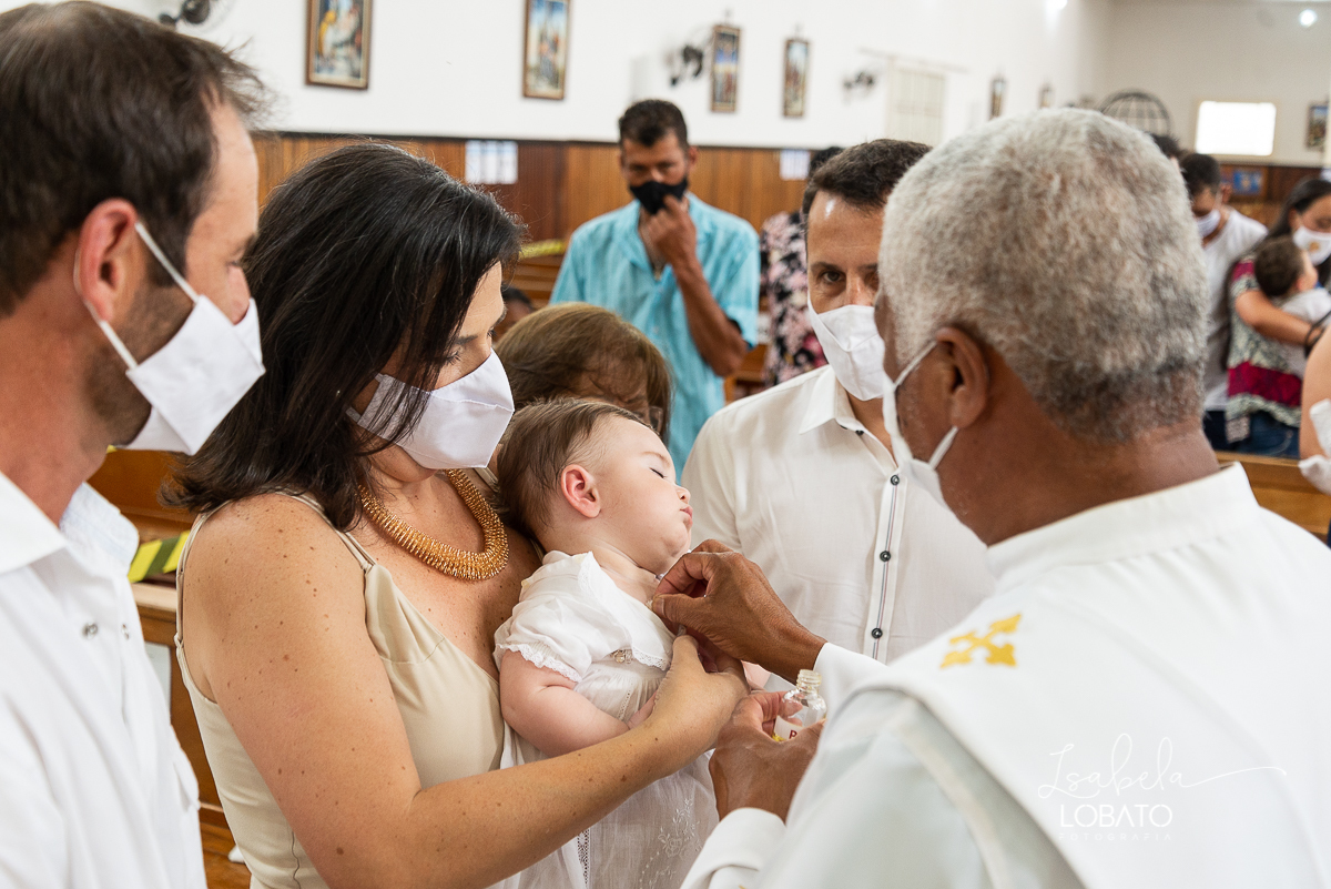 fotografia-de-batizado-em-carandai-mg-fotografo-em-carandai-festas-de-batizado-decoracao-amais-festa-carandai-fotografia-de-crianca-carndai-estudio-fotografico-carandai-isabela-lobato-fotografia-sacramento-do-batismo-decoracao-batizado-veronica