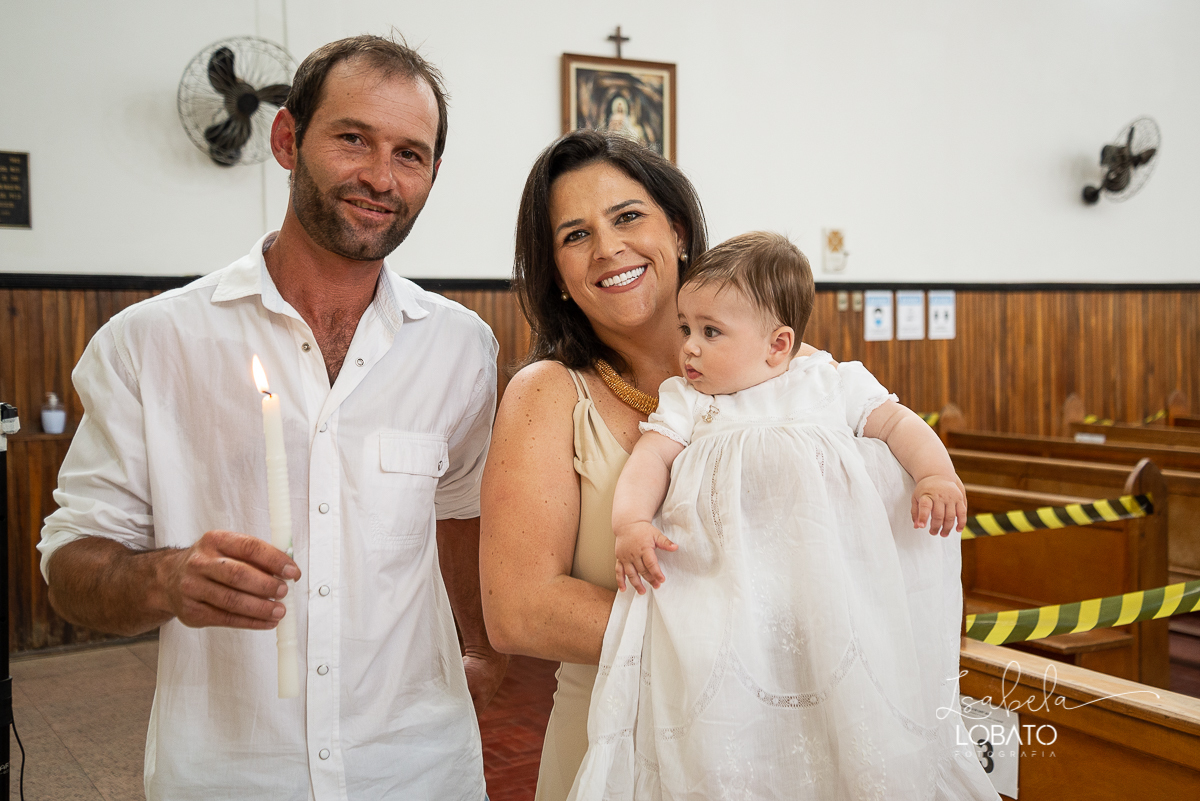 fotografia-de-batizado-em-carandai-mg-fotografo-em-carandai-festas-de-batizado-decoracao-amais-festa-carandai-fotografia-de-crianca-carndai-estudio-fotografico-carandai-isabela-lobato-fotografia-sacramento-do-batismo-decoracao-batizado-veronica