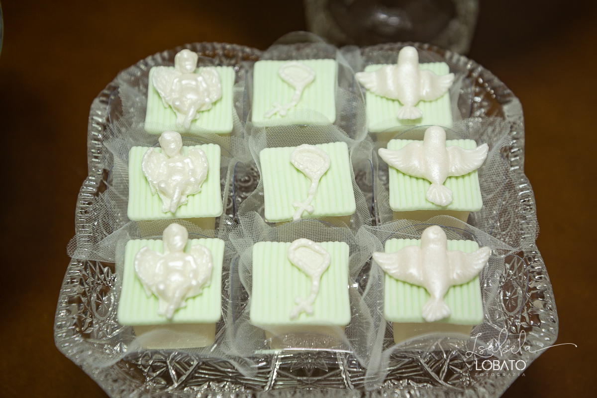 fotografia-de-batizado-em-carandai-mg-fotografo-em-carandai-festas-de-batizado-decoracao-amais-festa-carandai-fotografia-de-crianca-carndai-estudio-fotografico-carandai-isabela-lobato-fotografia-sacramento-do-batismo-decoracao-batizado-veronica