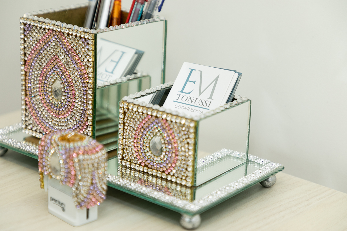 em-tonussi-odontologia-foto-biografia-biografia-fotografia-publicitaria-mktdigital-midiassociais-marketing-marketing-digital-dentista-clinica-odontológica-harmonizacao-facil-cirurgia-dentista-implantodontia-odontopediatria-moisa-tonussi-isabela-lobato