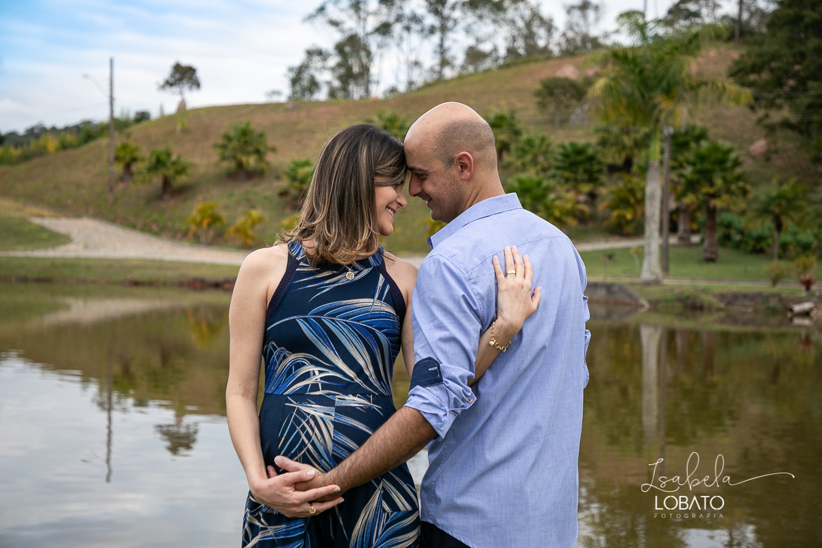 ensaio-gestante-externo-fotografia-de-gravida-fotos-de-gestante-book-de-gestante-ensaio-familia-fotografa-em-barbacena-melhor-fotografa-isabela-lobato-fotografia-ensaio-gestante-lyfiestile- amor-de-mae-roupa-de-gestante-isabela-lobato-fotografia-estudio