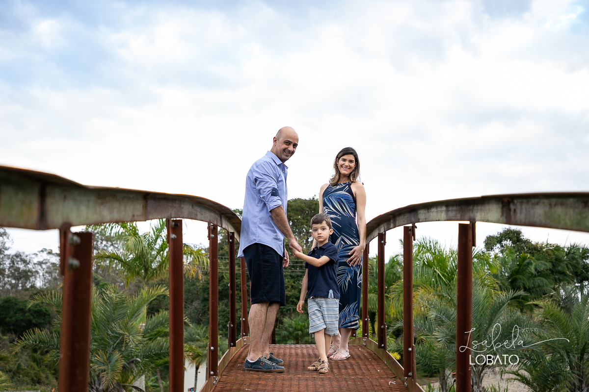 ensaio-gestante-externo-fotografia-de-gravida-fotos-de-gestante-book-de-gestante-ensaio-familia-fotografa-em-barbacena-melhor-fotografa-isabela-lobato-fotografia-ensaio-gestante-lyfiestile- amor-de-mae-roupa-de-gestante-isabela-lobato-fotografia-estudio