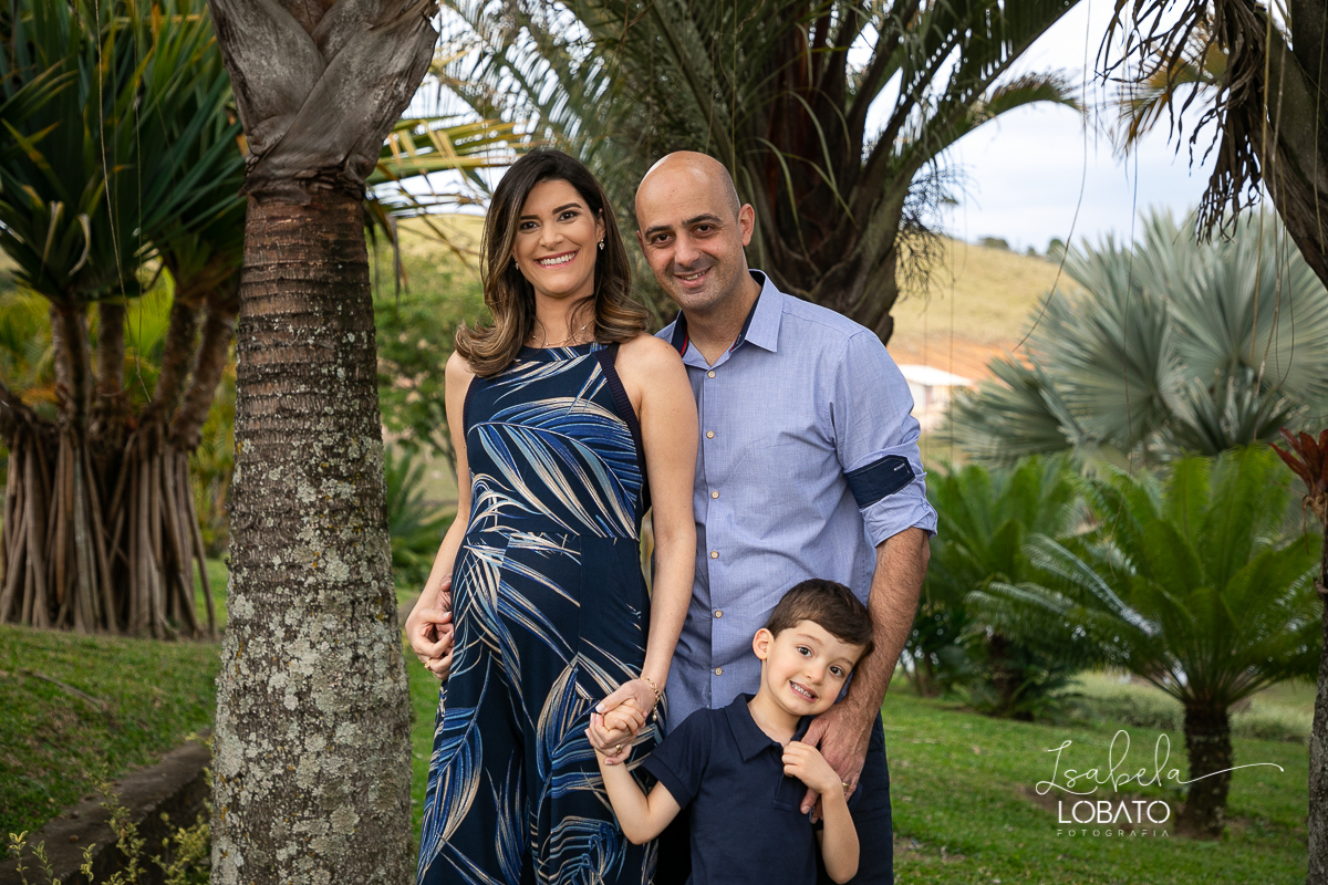 ensaio-gestante-externo-fotografia-de-gravida-fotos-de-gestante-book-de-gestante-ensaio-familia-fotografa-em-barbacena-melhor-fotografa-isabela-lobato-fotografia-ensaio-gestante-lyfiestile- amor-de-mae-roupa-de-gestante-isabela-lobato-fotografia-estudio