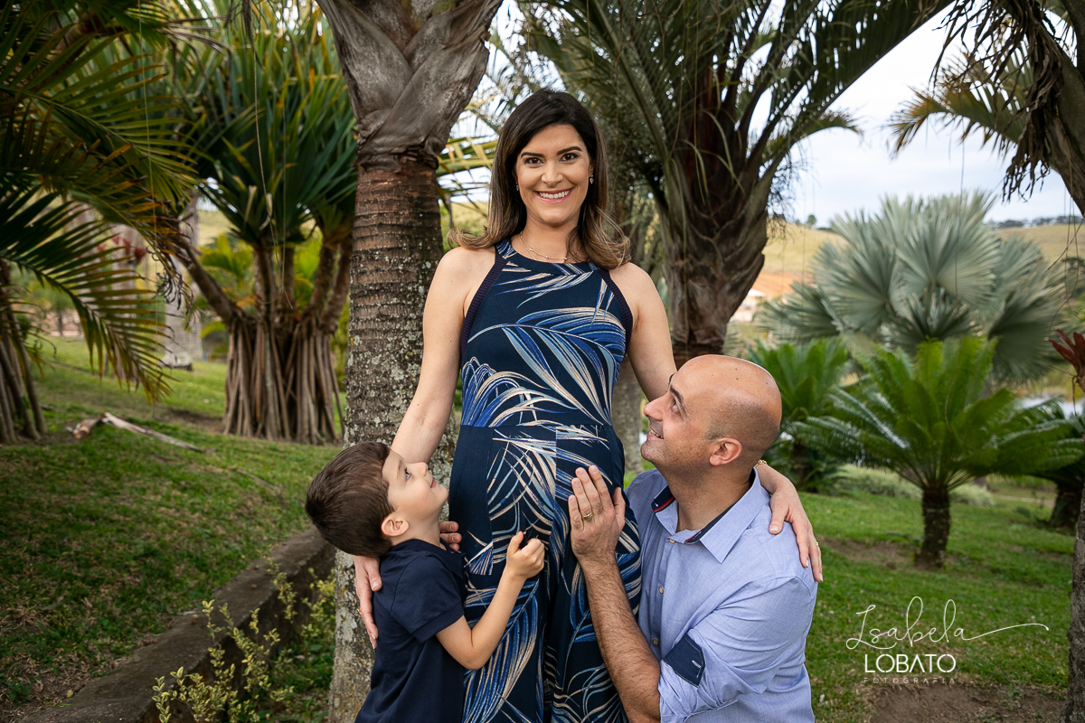 ensaio-gestante-externo-fotografia-de-gravida-fotos-de-gestante-book-de-gestante-ensaio-familia-fotografa-em-barbacena-melhor-fotografa-isabela-lobato-fotografia-ensaio-gestante-lyfiestile- amor-de-mae-roupa-de-gestante-isabela-lobato-fotografia-estudio