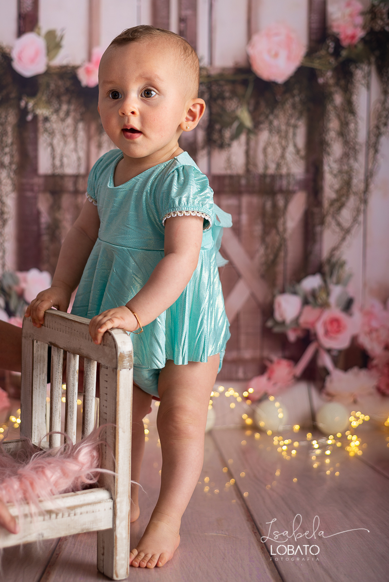 como-e-bom-ser-crianca-brincadeira-de-crianca-dia-das-criancas-2020-ensaio-fotografico -de-dia-das-criancas-fotografia-de-crianca-cabana-infantil-cabana-para-ensaio-fotografico-pintura-tie-dye-estudio-fotografico-em-barbacena-isabela-lobato-fotografia