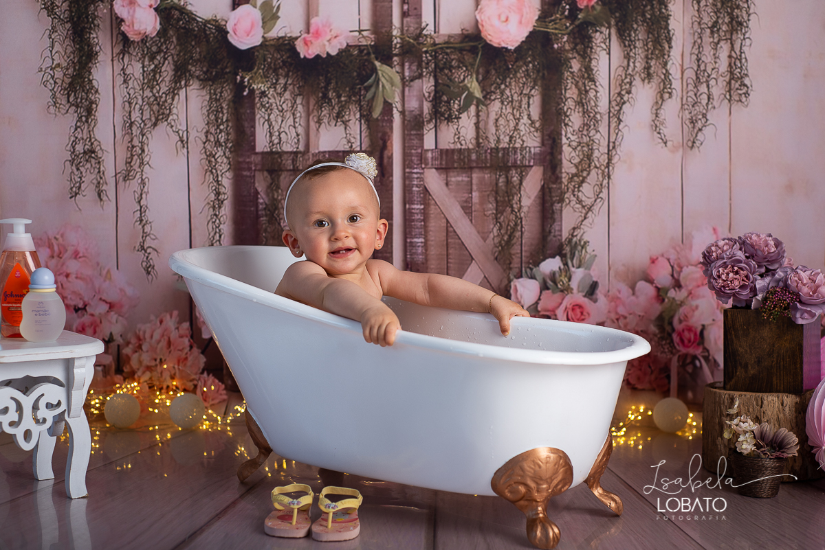 como-e-bom-ser-crianca-brincadeira-de-crianca-dia-das-criancas-2020-ensaio-fotografico -de-dia-das-criancas-fotografia-de-crianca-cabana-infantil-cabana-para-ensaio-fotografico-pintura-tie-dye-estudio-fotografico-em-barbacena-isabela-lobato-fotografia