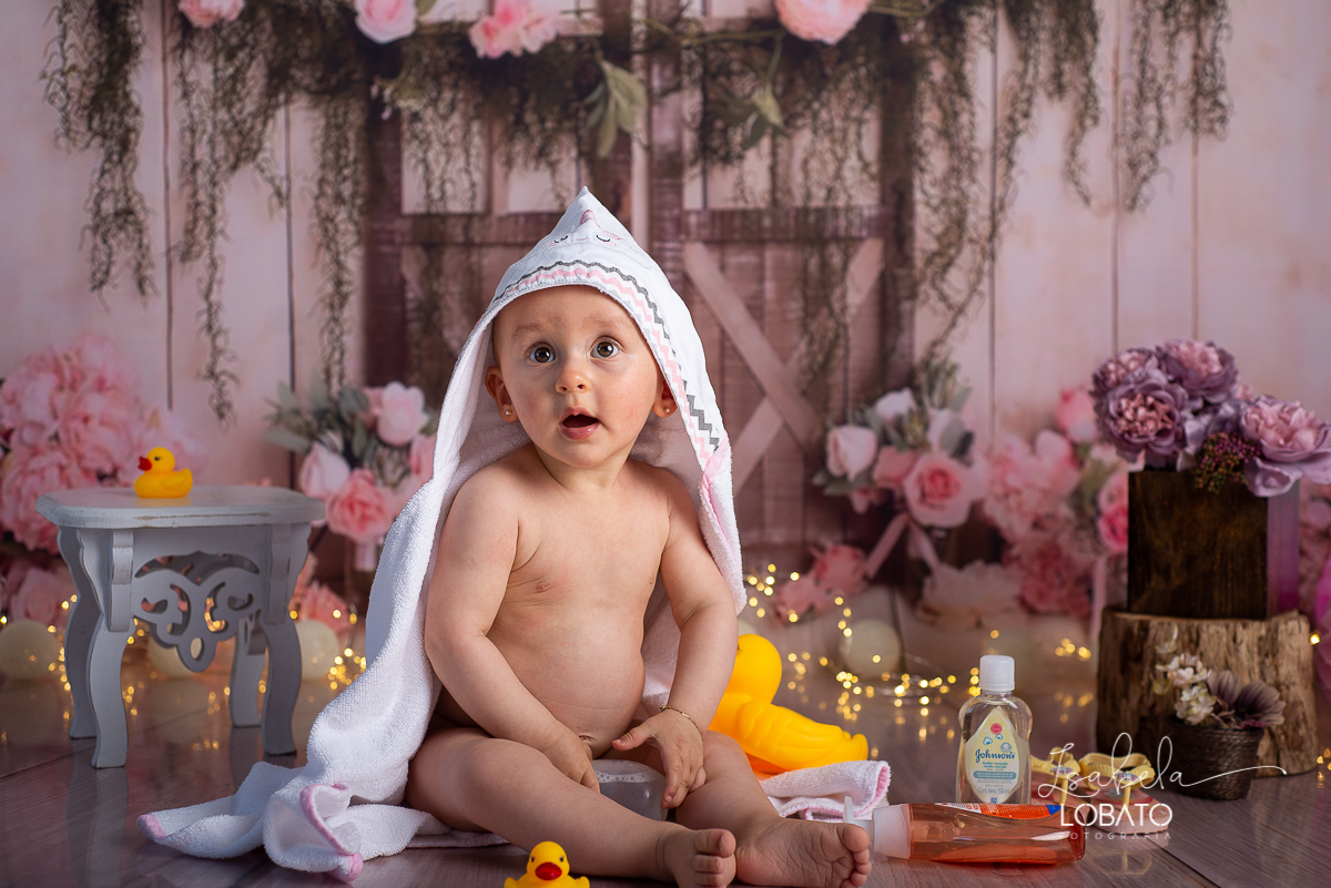 como-e-bom-ser-crianca-brincadeira-de-crianca-dia-das-criancas-2020-ensaio-fotografico -de-dia-das-criancas-fotografia-de-crianca-cabana-infantil-cabana-para-ensaio-fotografico-pintura-tie-dye-estudio-fotografico-em-barbacena-isabela-lobato-fotografia