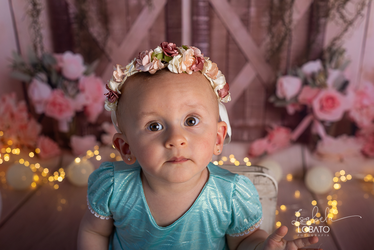 como-e-bom-ser-crianca-brincadeira-de-crianca-dia-das-criancas-2020-ensaio-fotografico -de-dia-das-criancas-fotografia-de-crianca-cabana-infantil-cabana-para-ensaio-fotografico-pintura-tie-dye-estudio-fotografico-em-barbacena-isabela-lobato-fotografia