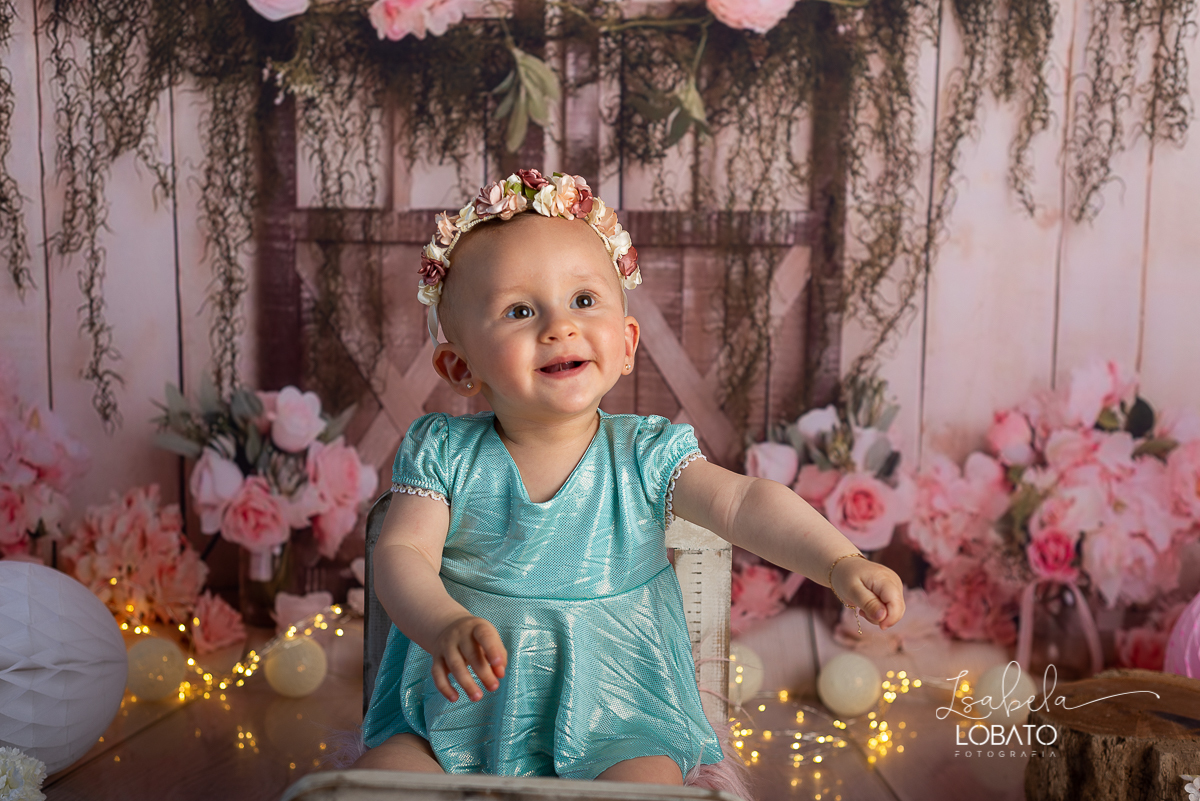 como-e-bom-ser-crianca-brincadeira-de-crianca-dia-das-criancas-2020-ensaio-fotografico -de-dia-das-criancas-fotografia-de-crianca-cabana-infantil-cabana-para-ensaio-fotografico-pintura-tie-dye-estudio-fotografico-em-barbacena-isabela-lobato-fotografia