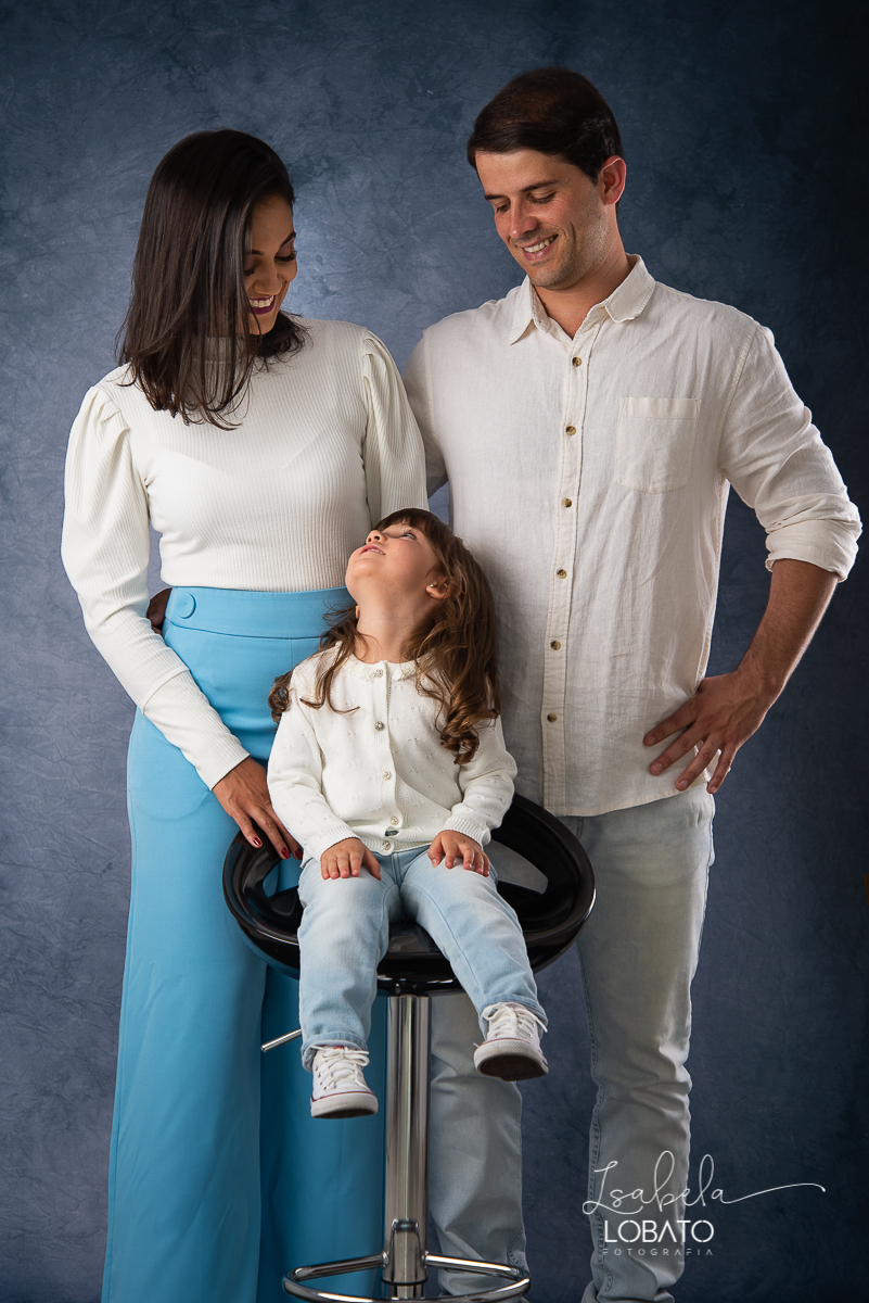 ensaio-familia-estudio-ensaio-fotografico-em-estudio-luz-de-estudio-fotografico-em-barbacena-isabela-lobato-fotografia-melhor-fotografa-de-barbacena-fotografa-de-crianca-fotografa-de-gestante-fotografa-de-casal-isabela-lobato-fotografia-estudio-fotografia