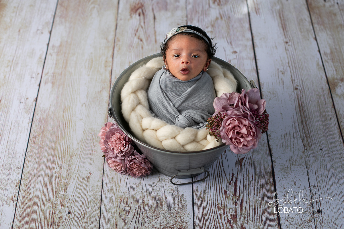 fotografia-de-bebes-foto-de-recem-nascido-ensaio-fotografico-de-bebe-recem-nascido-ensaio-newborn-bebes-primeiros-dias-lefotick-props-do-bem-acompanhamento-criativo-estudio-fotografico-para-bebes-melhor-fotografa-de-barbabacena-isabela-lobato-fotografia