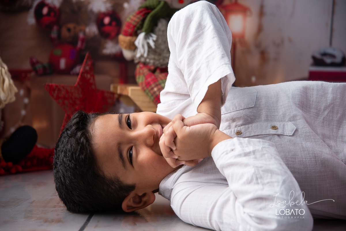 natal-2020-mini-sessao-fotografica-de-natal-ensaio-de-natal-o-natal-vem-vindo-vem-vindo-o-natal-dingo-bell-papai-noel-noite-de-natal-arvore-de-natal-boneco-de-neve-fundo-fotografico-de-natal-ideias-de-cenarios-de-natal-estudio-fotografico-barbacena