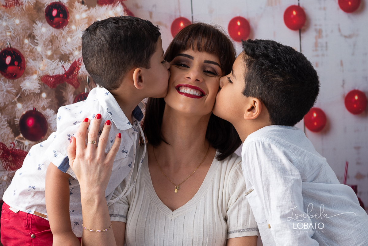 natal-2020-mini-sessao-fotografica-de-natal-ensaio-de-natal-o-natal-vem-vindo-vem-vindo-o-natal-dingo-bell-papai-noel-noite-de-natal-arvore-de-natal-boneco-de-neve-fundo-fotografico-de-natal-ideias-de-cenarios-de-natal-estudio-fotografico-barbacena