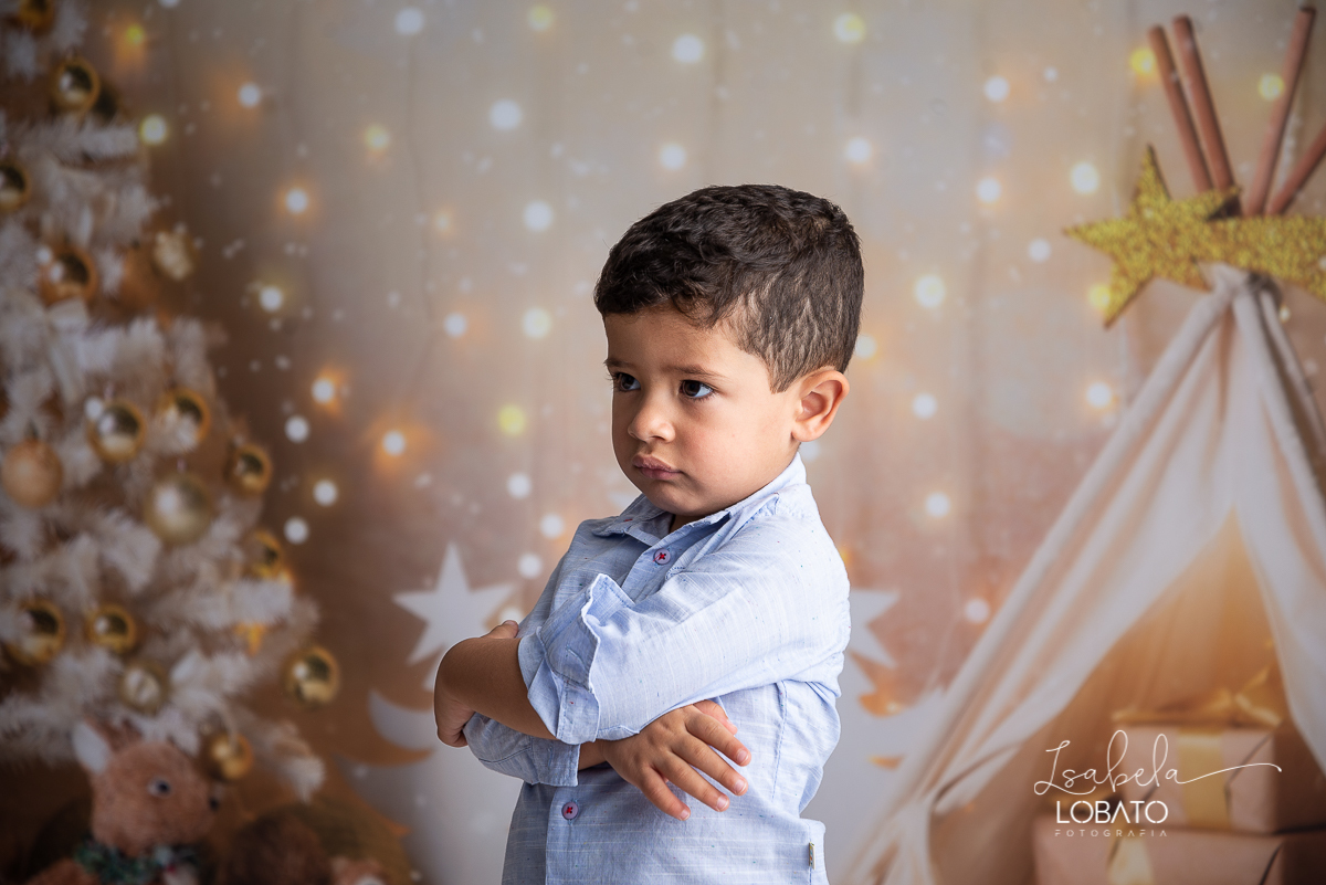 natal-2020-mini-sessao-fotografica-de-natal-ensaio-de-natal-o-natal-vem-vindo-vem-vindo-o-natal-dingo-bell-papai-noel-noite-de-natal-arvore-de-natal-boneco-de-neve-fundo-fotografico-de-natal-ideias-de-cenarios-de-natal-estudio-fotografico-barbacena