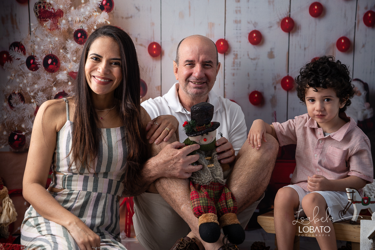 natal-2020-mini-sessao-fotografica-de-natal-ensaio-de-natal-o-natal-vem-vindo-vem-vindo-o-natal-dingo-bell-papai-noel-noite-de-natal-arvore-de-natal-boneco-de-neve-fundo-fotografico-de-natal-ideias-de-cenarios-de-natal-estudio-fotografico-barbacena