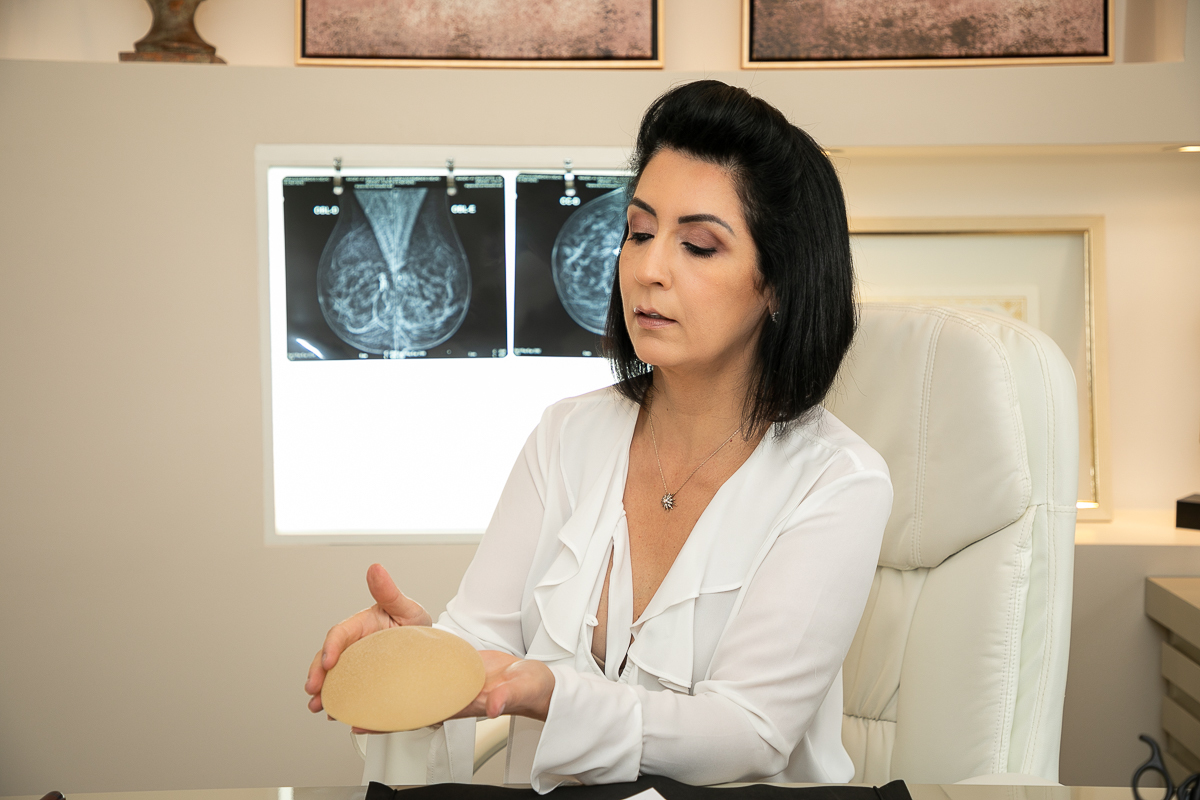 consultorio-medico-decoracao-de-consultorio-medico-de-mama-mastologista-em-barbacena-consultorio-dra-marvola-dutra-camara-marketing-de-medico-mkt-ditigal-midias-digitais-publicidade-fotos-isabela-lobato-fotografia-protese-mamaria-cancer-de-mama-tratamento