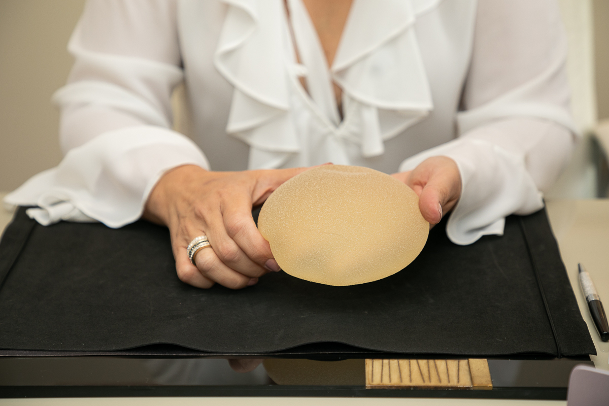 consultorio-medico-decoracao-de-consultorio-medico-de-mama-mastologista-em-barbacena-consultorio-dra-marvola-dutra-camara-marketing-de-medico-mkt-ditigal-midias-digitais-publicidade-fotos-isabela-lobato-fotografia-protese-mamaria-cancer-de-mama-tratamento