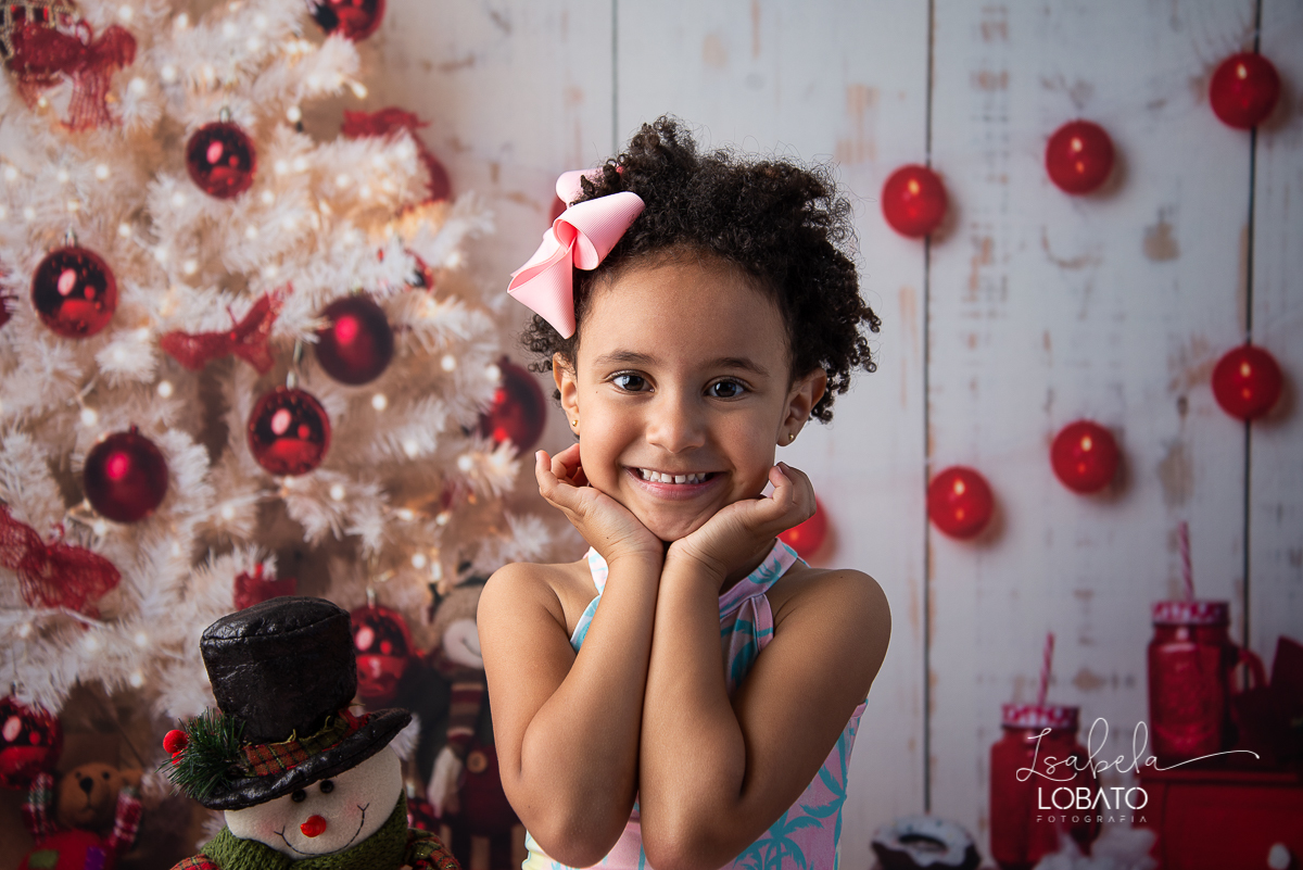 natal-2020-mini-sessao-fotografica-de-natal-ensaio-de-natal-o-natal-vem-vindo-vem-vindo-o-natal-dingo-bell-papai-noel-noite-de-natal-arvore-de-natal-boneco-de-neve-fundo-fotografico-de-natal-ideias-de-cenarios-de-natal-estudio-fotografico-barbacena
