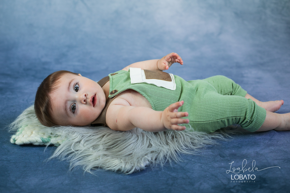 acompanhamento-mensal-fotografico-acompanhamento-criativo-acompanhamento-fotografico-de-bebes-acompanhento-trimestral-fases-do-bebe-desenvolvimento-bebes-bebe-de-seis-meses-foto-de-bebes-fotografa-infantil-estudio-fotografico-infantil-em-barbacena-isabela