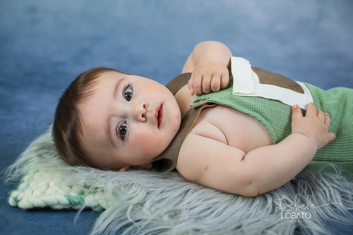 acompanhamento-mensal-fotografico-acompanhamento-criativo-acompanhamento-fotografico-de-bebes-acompanhento-trimestral-fases-do-bebe-desenvolvimento-bebes-bebe-de-seis-meses-foto-de-bebes-fotografa-infantil-estudio-fotografico-infantil-em-barbacena-isabela