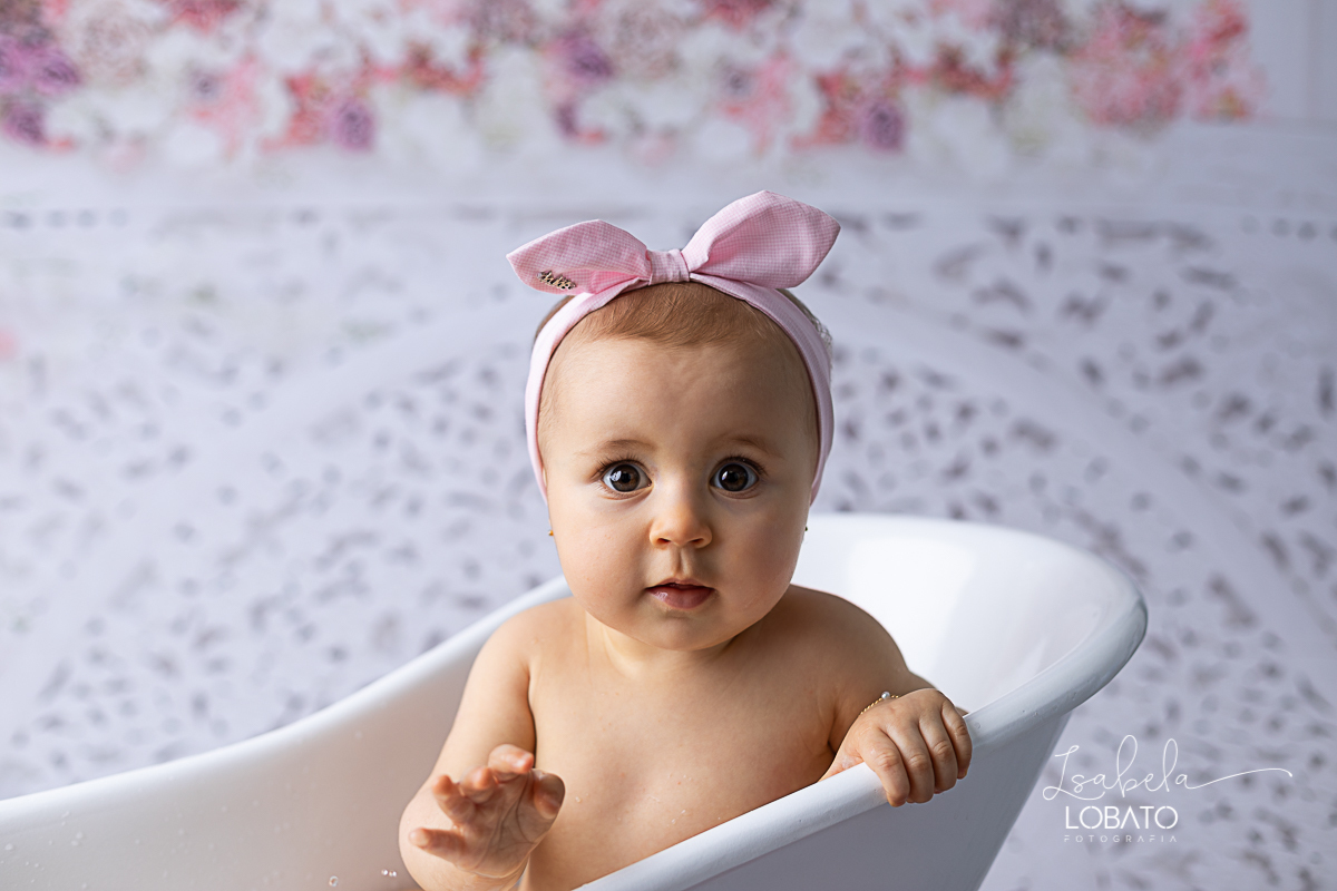 acompanhamento-mensal-fotografico-acompanhamento-criativo-acompanhamento-fotografico-de-bebes-acompanhento-trimestral-fases-do-bebe-desenvolvimento-bebes-bebe-de-nove-meses-infantil-estudio-fotografico-infantil-barbacena-isabela-lobato-a-hora-do-banho