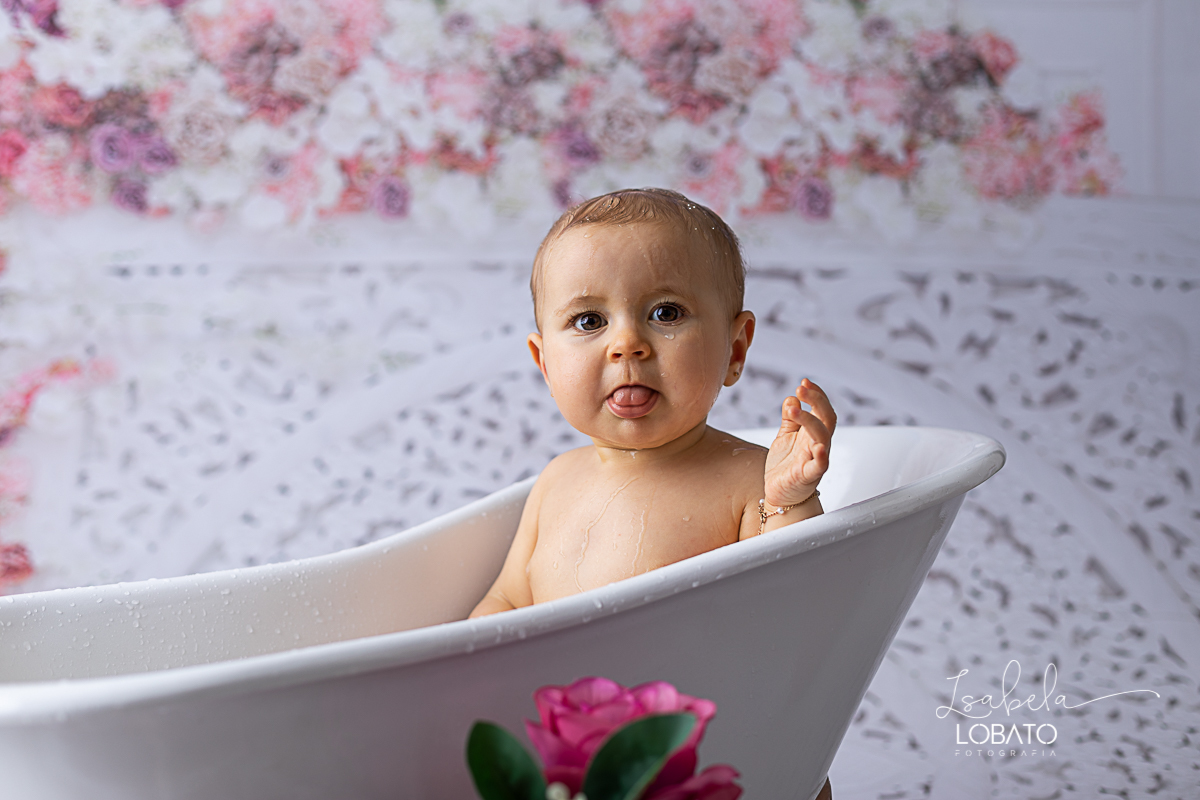 acompanhamento-mensal-fotografico-acompanhamento-criativo-acompanhamento-fotografico-de-bebes-acompanhento-trimestral-fases-do-bebe-desenvolvimento-bebes-bebe-de-nove-meses-infantil-estudio-fotografico-infantil-barbacena-isabela-lobato-a-hora-do-banho