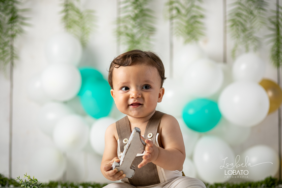 fotografa-de-criancas-em-barbacena-melhor-fotografa-de-barbacena-estudio-fotografico-infantil-isabela-lobato-fotografia-a-hora-do-bolo-mundo-rosa-boneca-de-pano-helena-smash-the-cake-esmagando-o-bolo-aniversario-de-um-ano-mundo-rosa-book-infantil-bq