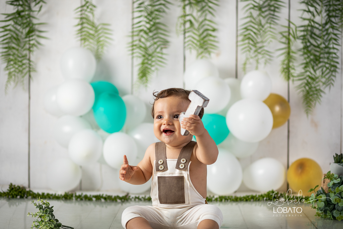 fotografa-de-criancas-em-barbacena-melhor-fotografa-de-barbacena-estudio-fotografico-infantil-isabela-lobato-fotografia-a-hora-do-bolo-mundo-rosa-boneca-de-pano-helena-smash-the-cake-esmagando-o-bolo-aniversario-de-um-ano-mundo-rosa-book-infantil-bq