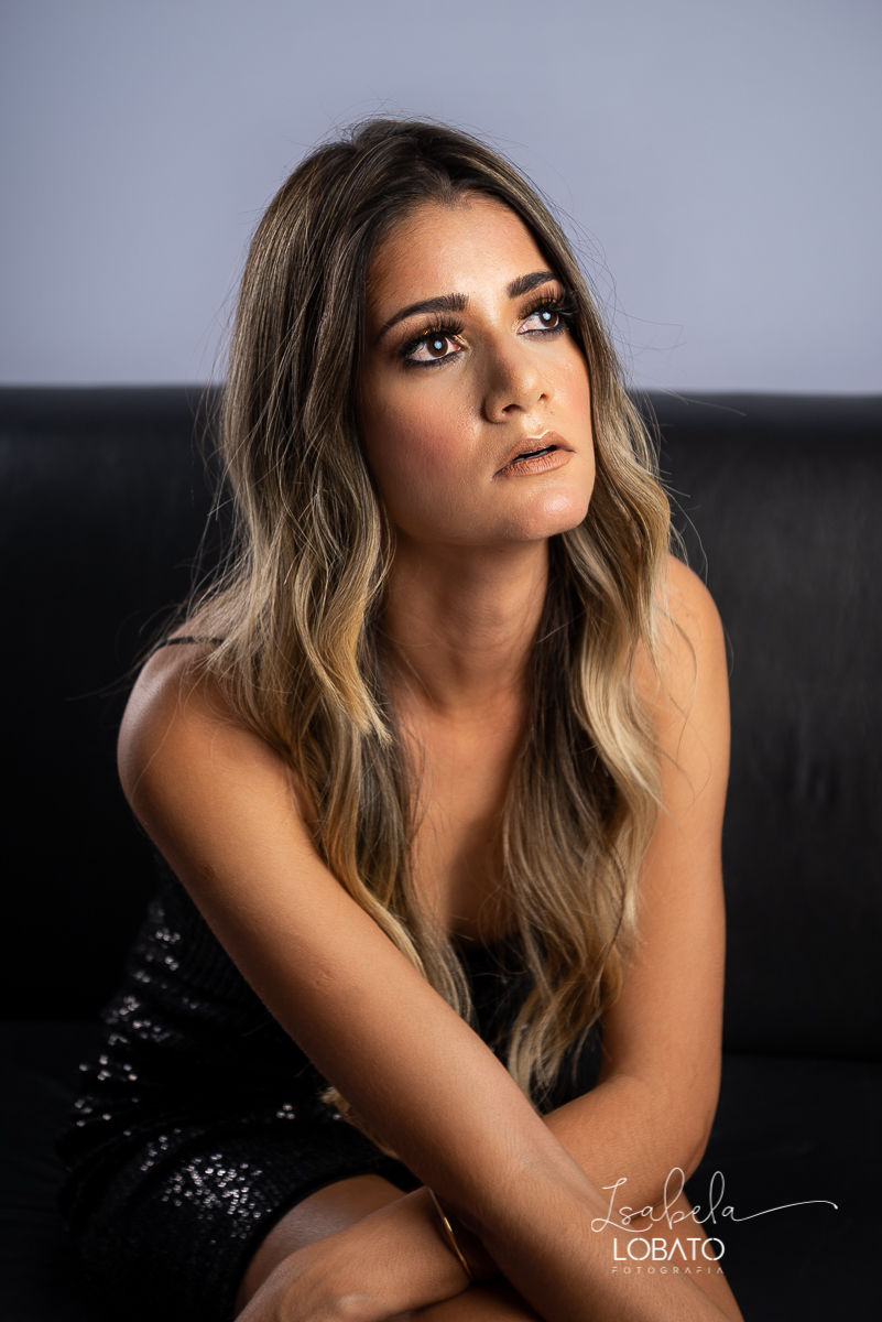 ensaio-feminino-em-estudio-fotografia-de-modelo-fotografica-book-feminino-ensaio-boudoir-em-estudio-fotografa-de-mulheres-em-barbacena-fotografa-em-carandai-mg-ensaios-femininos-ideias-de-fotos-sensuais-loane-paiva-estudio-fotografico-barbacena-isabela